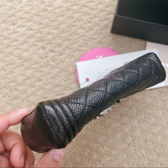 ⭐️RARE⭐️ Chanel Caviar Mini Boy Clutch - Picture 3 of 11